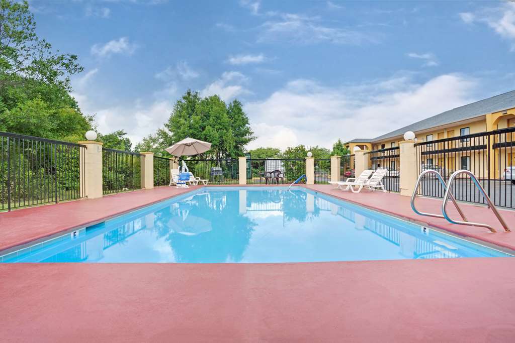 Super 8 Newnan Hotell Fasiliteter bilde